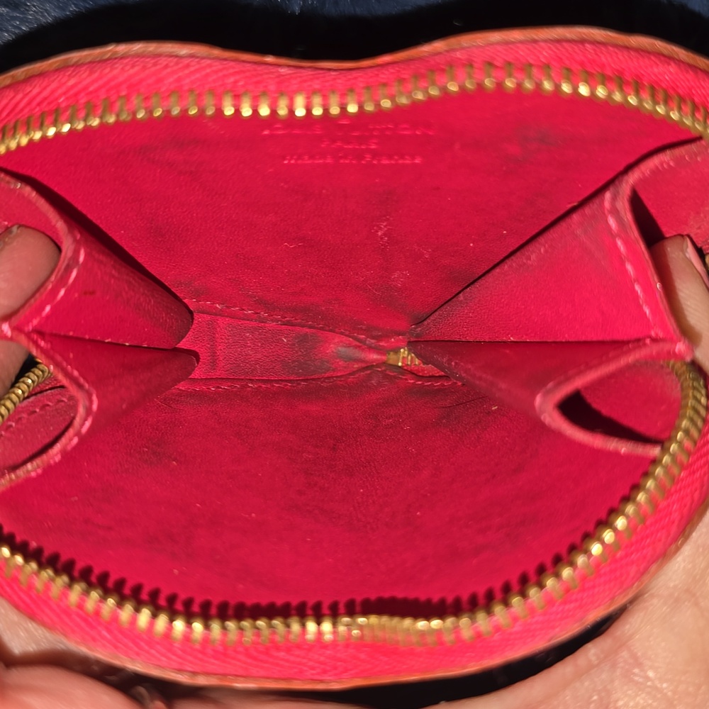 Louis Vuitton Heart Pouch - Picture 5 of 8
